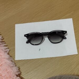 Classic Round Gradient Sunglasses in Smoky Gray